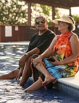 Retired couple enjoying a vacation funded by their HomeSafe reverse mortgage loan